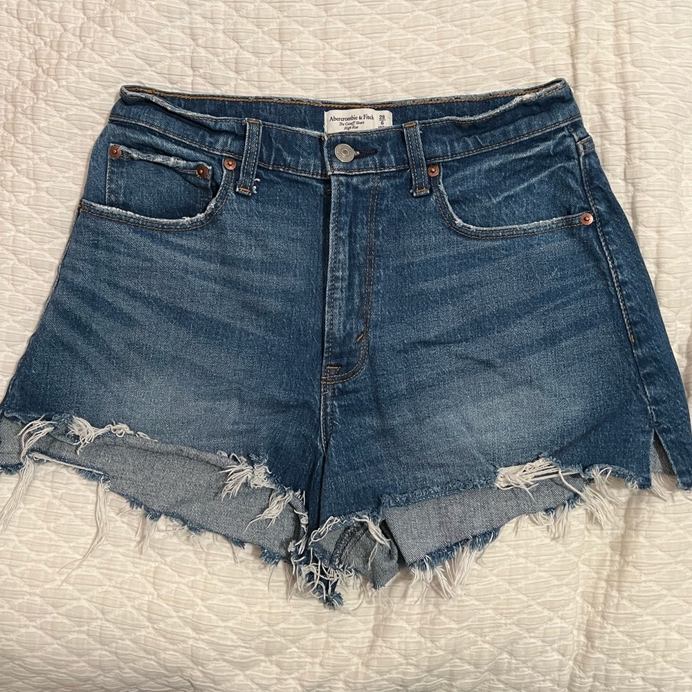 Abercrombie High rise cutoff curve love shorts size 28